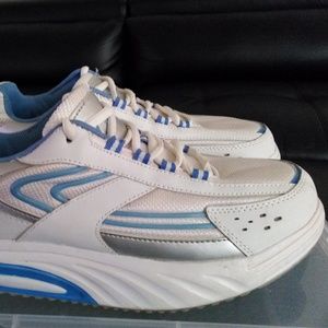 Curves For Women Athletic Shape/Toning Sneakers.